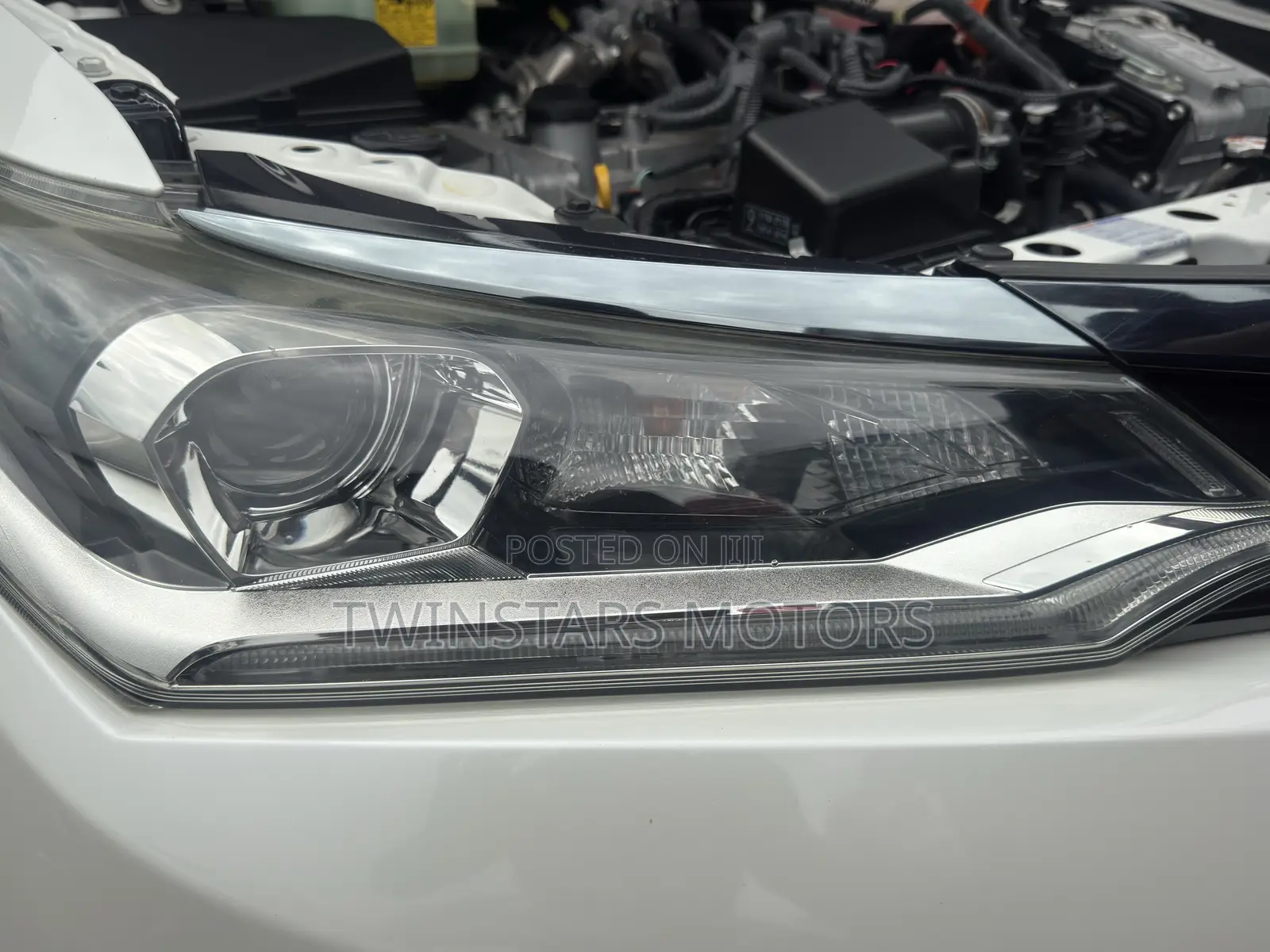 Toyota Corolla Fielder 1.5 Hybrid FWD 2019 White