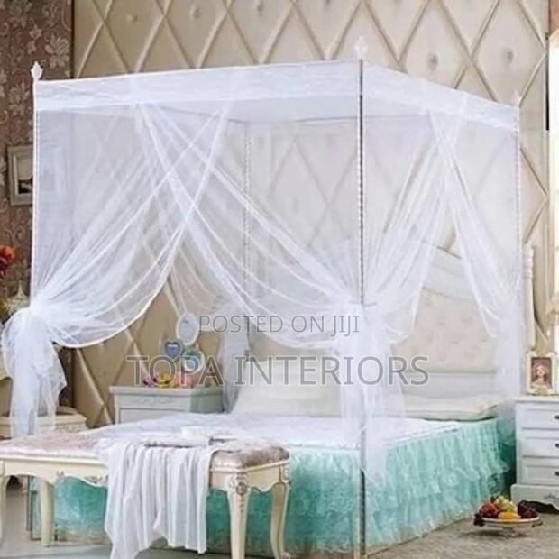 Four Stands White Mesh Mosquito Nets
