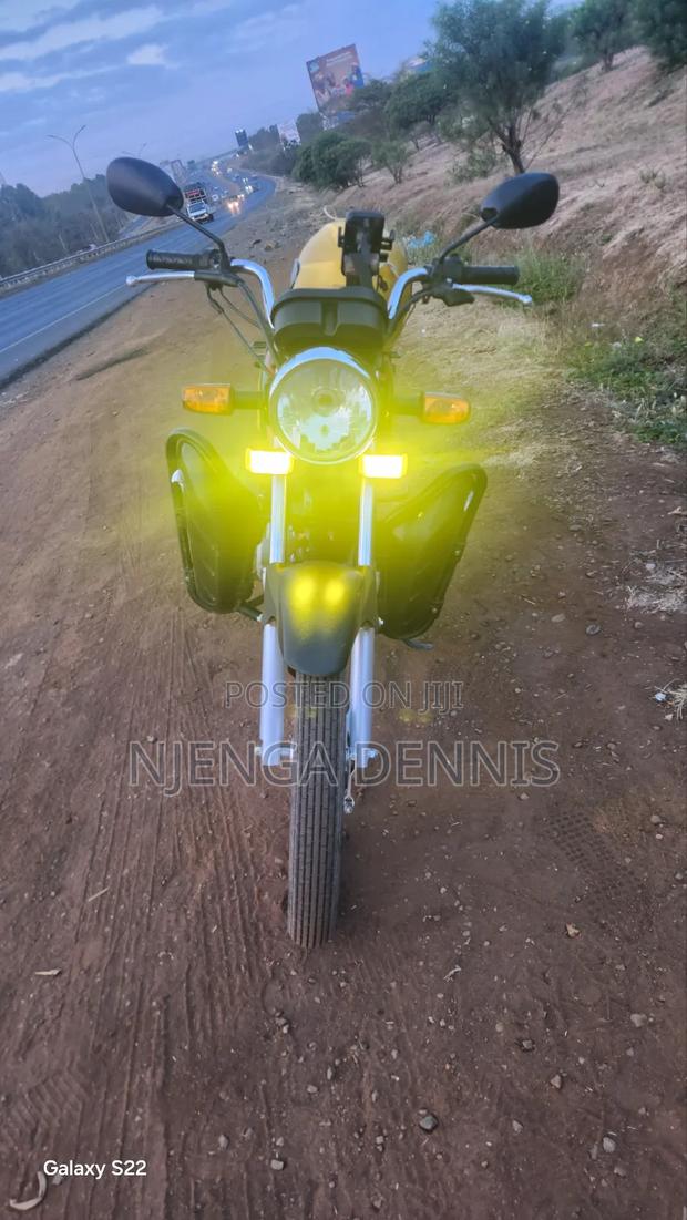 Honda CB 2025 Red