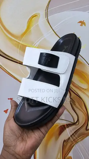 Giuseppe Zanotti Sandals 'White'
Quality 
