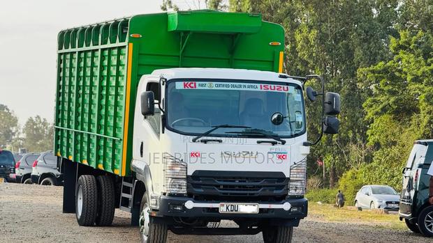 2025 Isuzu Frr90 Blue Power - main view