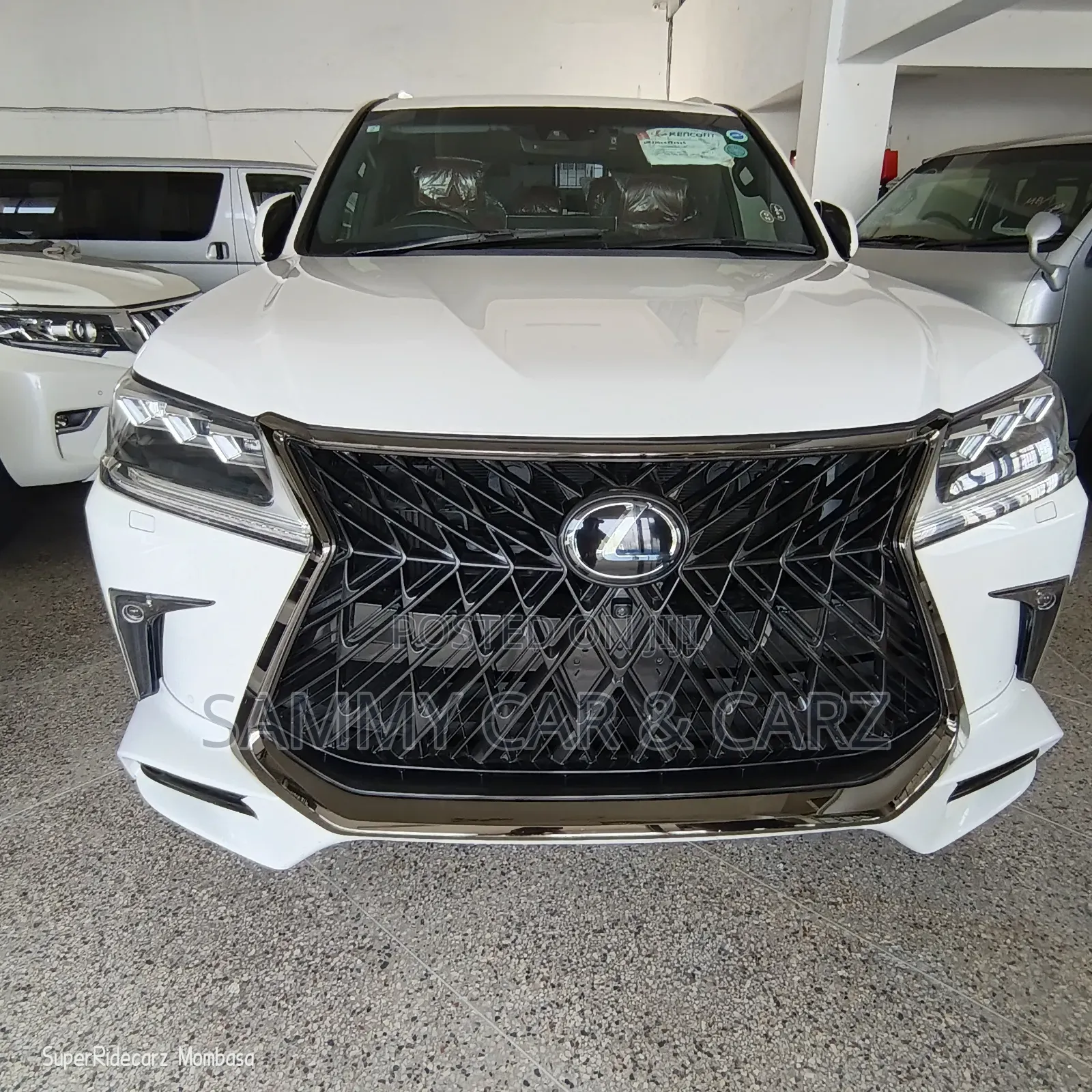 Lexus LX 570 AWD 2020 White