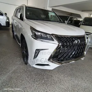 Lexus LX 570 AWD 2020 White