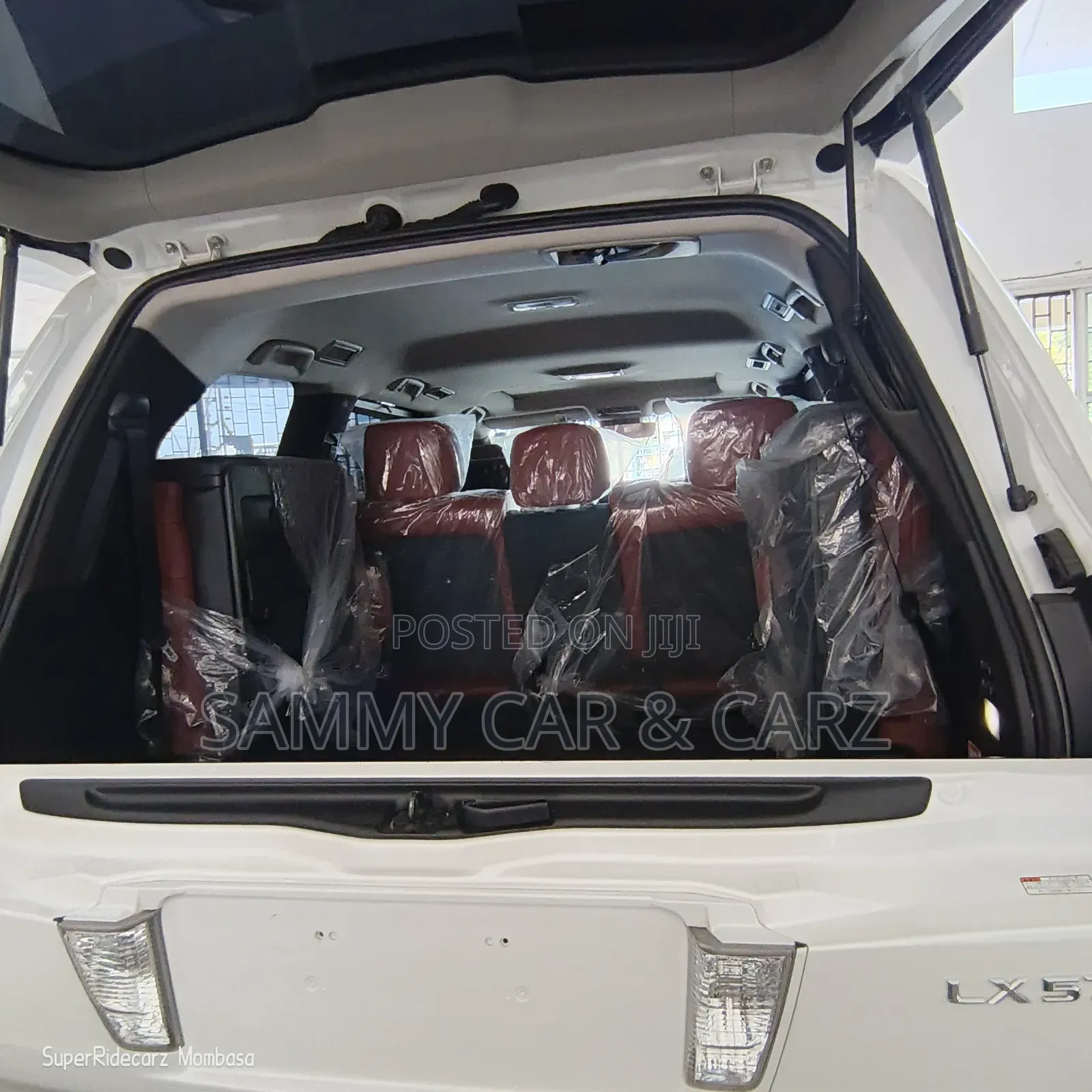 Lexus LX 570 AWD 2020 White