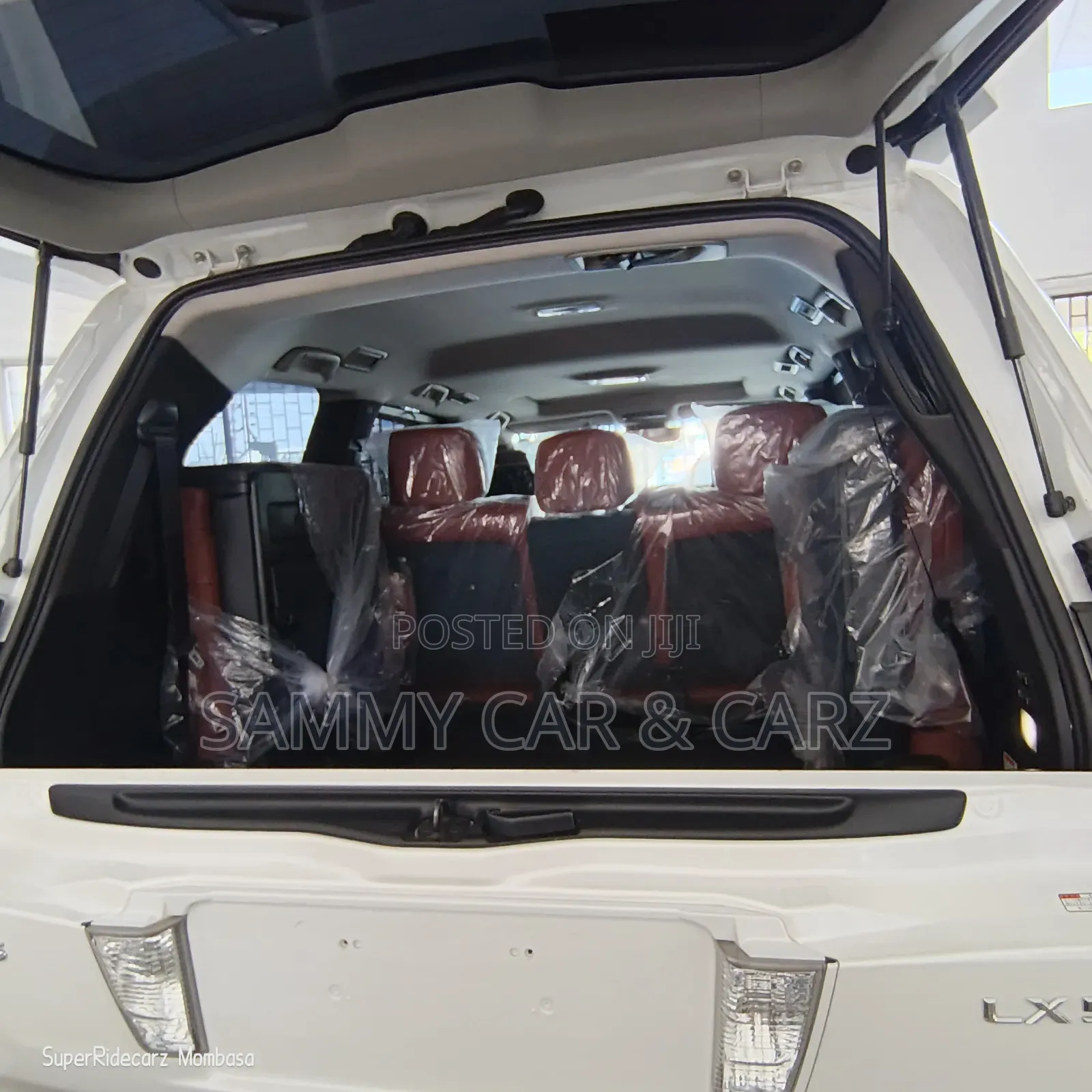Lexus LX 570 AWD 2020 White