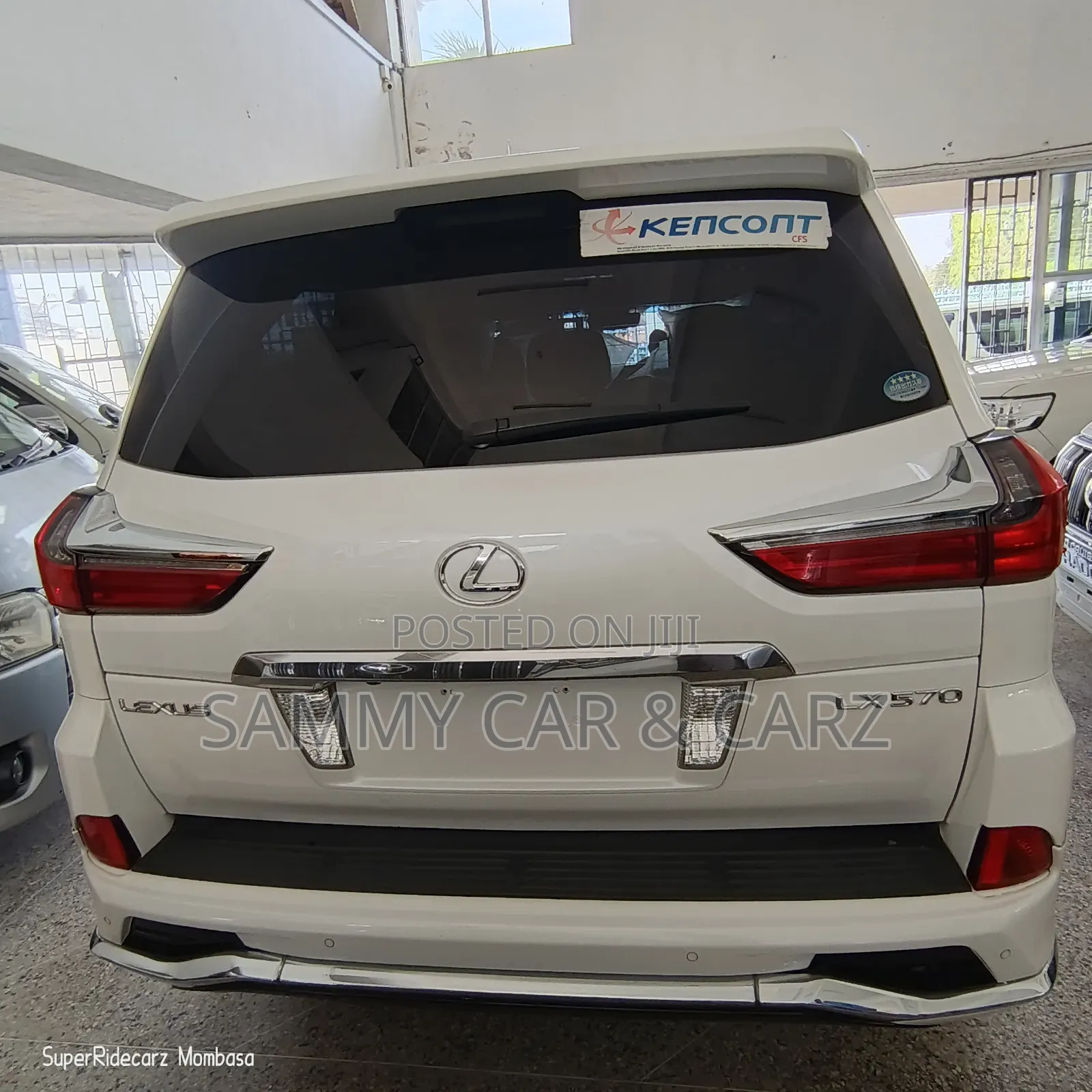 Lexus LX 570 AWD 2020 White
