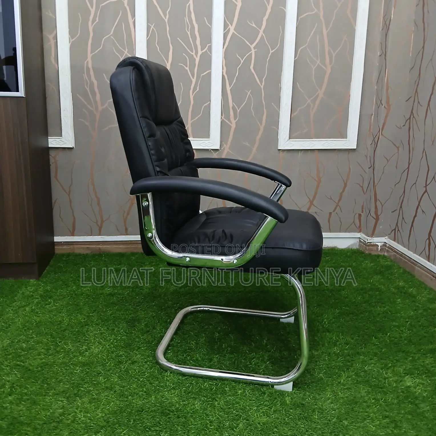 Midback Leatherette Visitors Chair