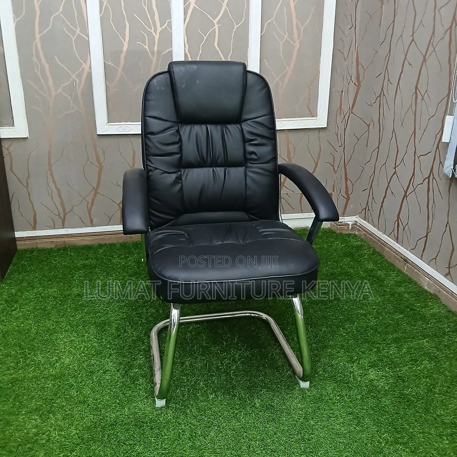 Midback Leatherette Visitors Chair
