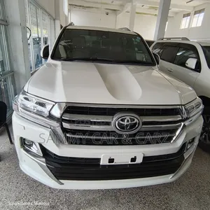 Toyota Land Cruiser 4.6 V8 ZX 2019 White
