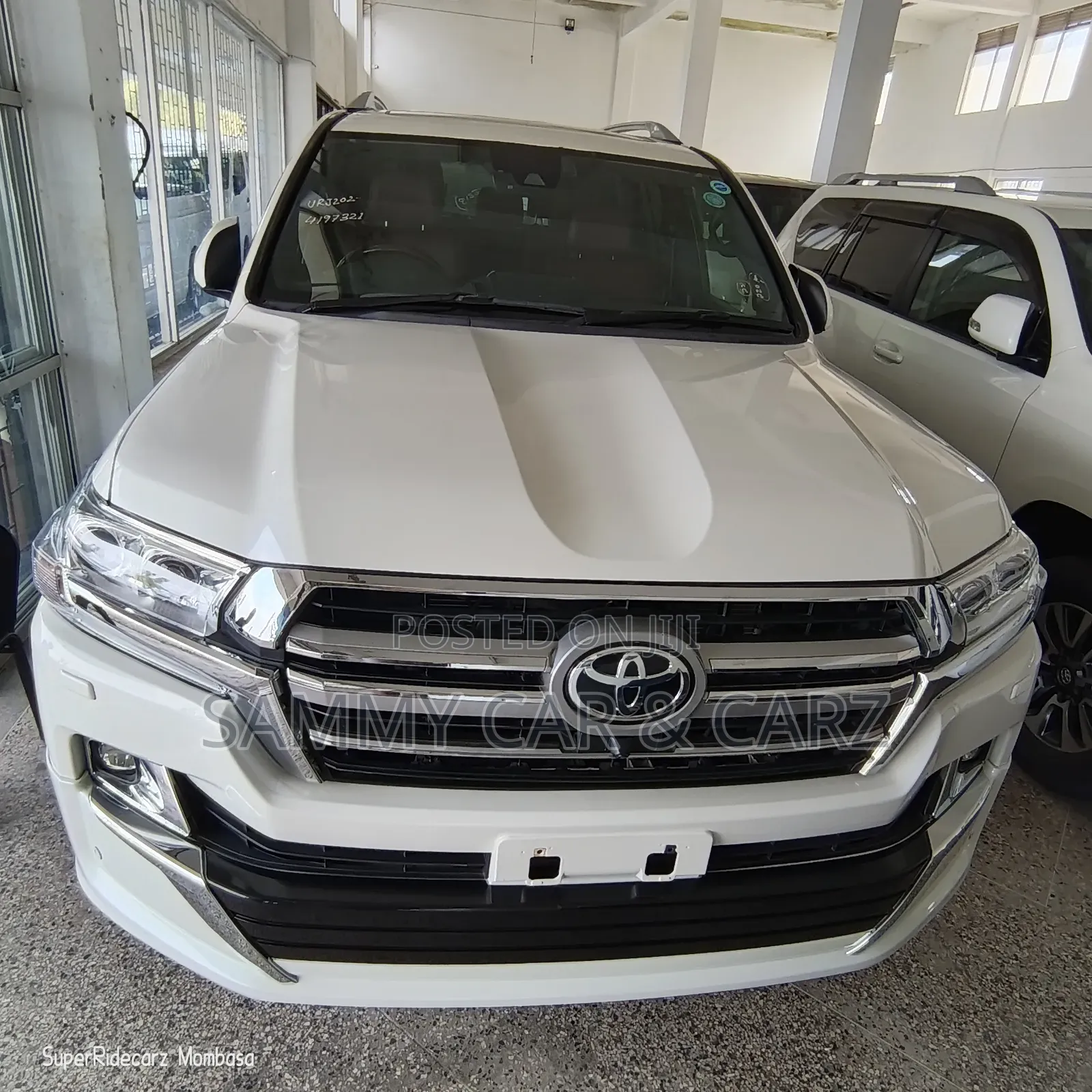 Toyota Land Cruiser 4.6 V8 ZX 2019 White