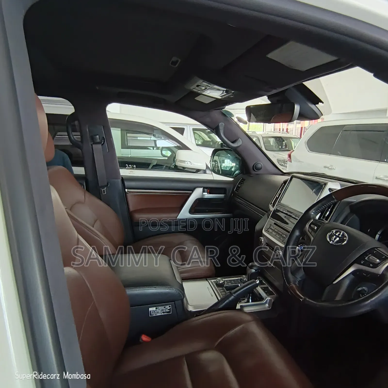 Toyota Land Cruiser 4.6 V8 ZX 2019 White
