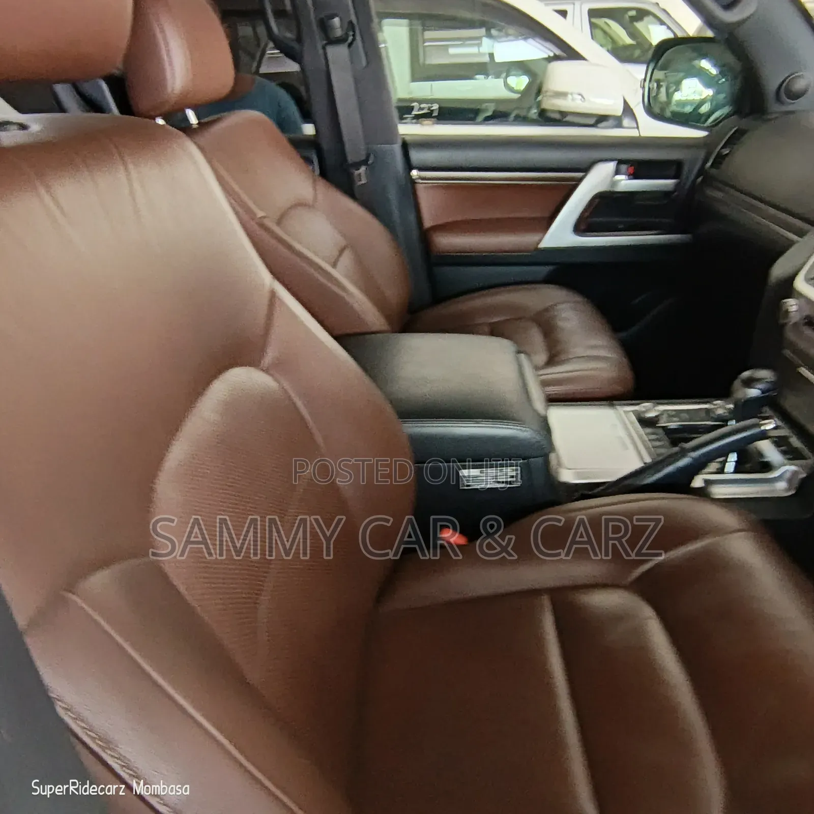 Toyota Land Cruiser 4.6 V8 ZX 2019 White