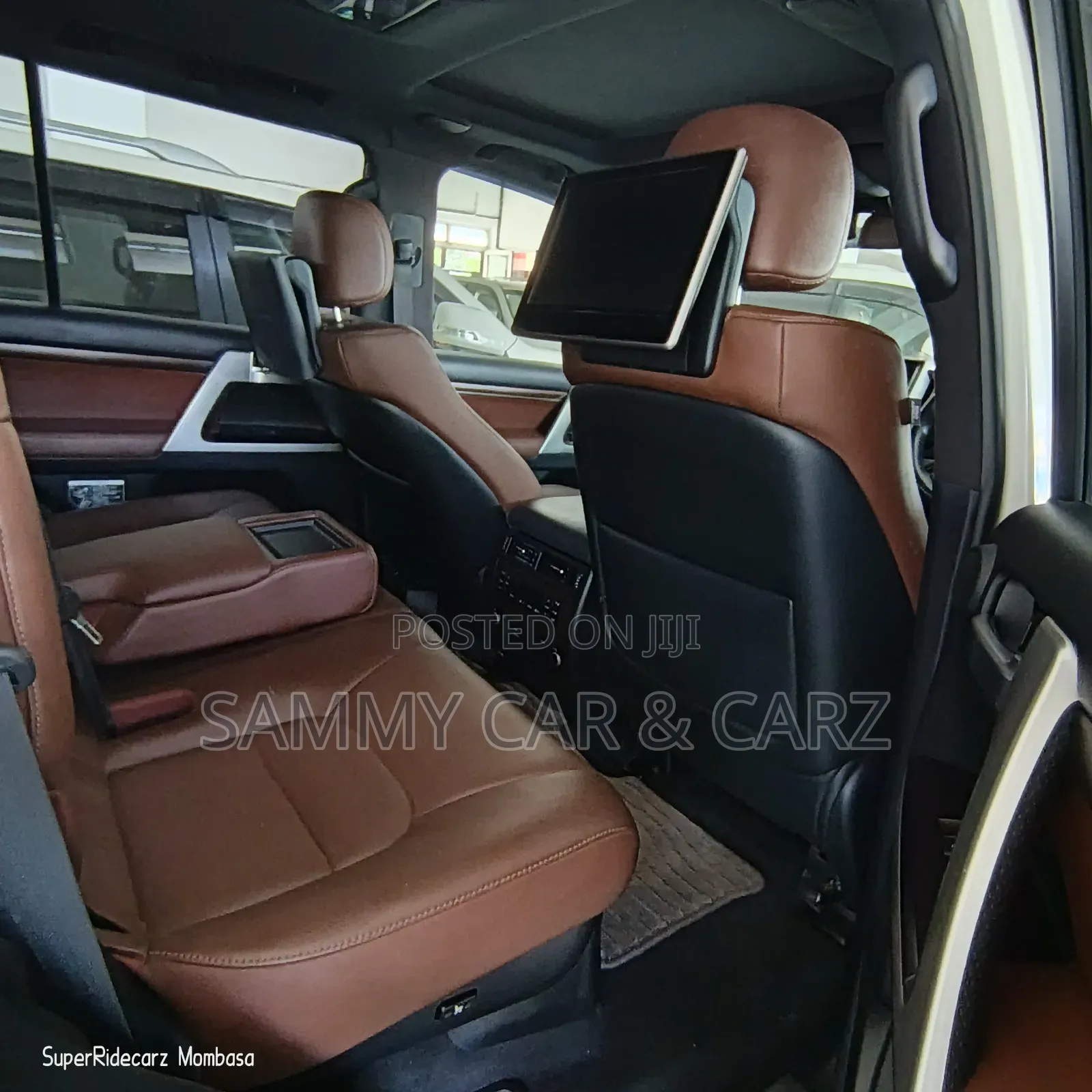 Toyota Land Cruiser 4.6 V8 ZX 2019 White