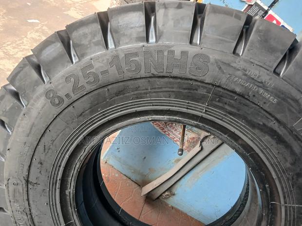 Road Hiker Tyres Size 8.25r15 - thumbnail 3