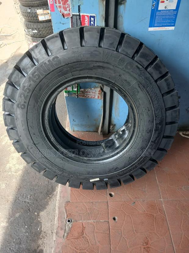 Road Hiker Tyres Size 8.25r15 - thumbnail 4