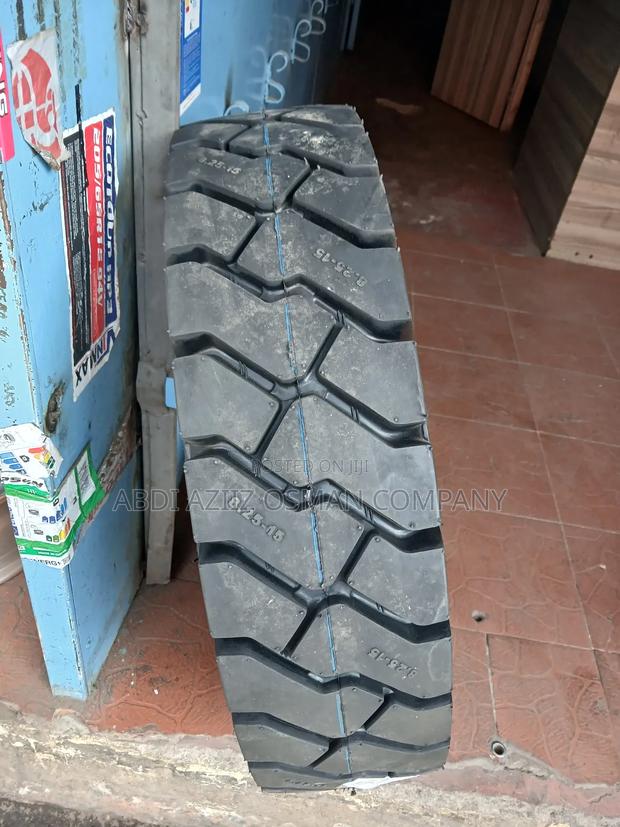 Road Hiker Tyres Size 8.25r15 - thumbnail 6