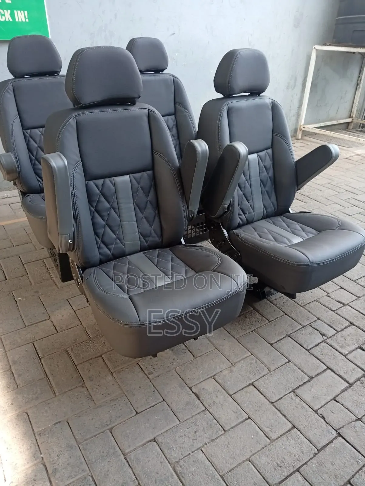 Luxury Reclining Land Cruiser Tour Safari Seats