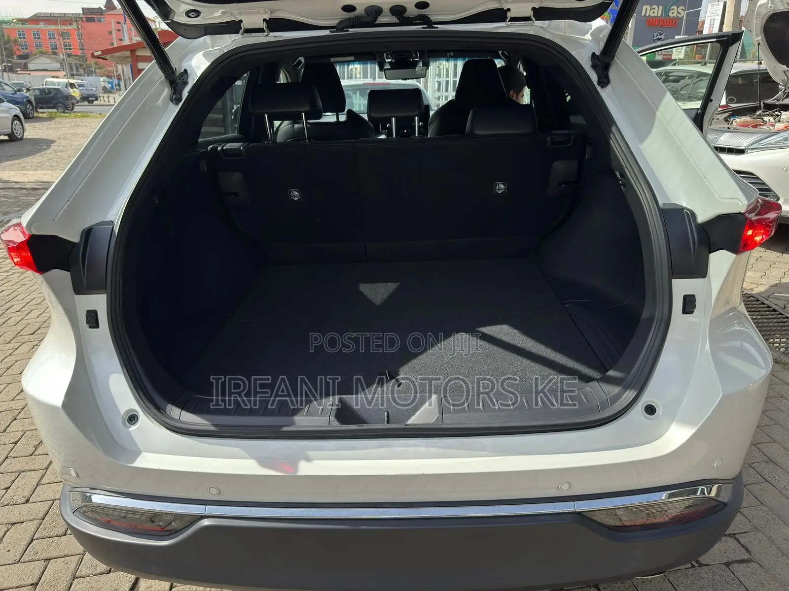 Toyota Harrier 2.0 2020 White