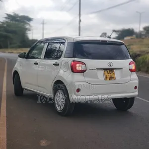 Toyota Passo 1.0 FWD 2017 White