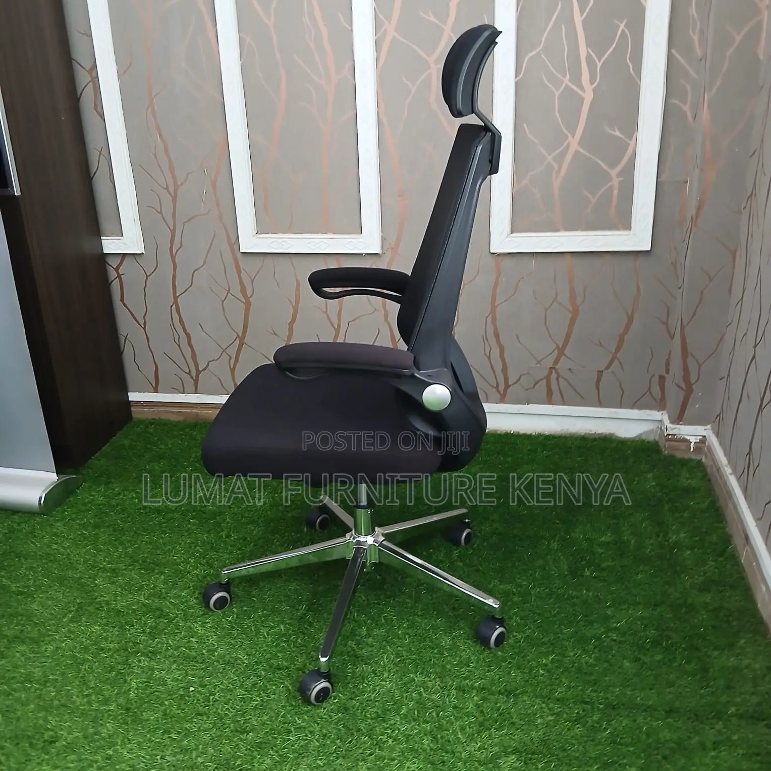 Adjustable Flip Arm Office Chair