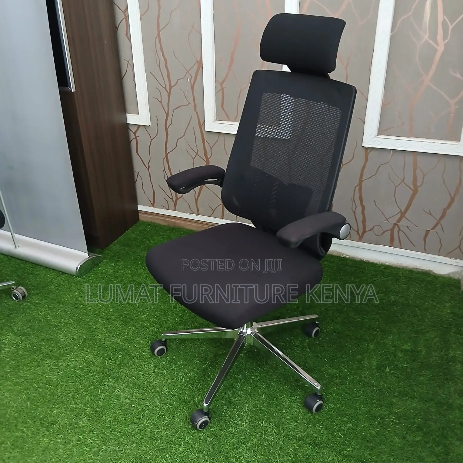 Adjustable Flip Arm Office Chair