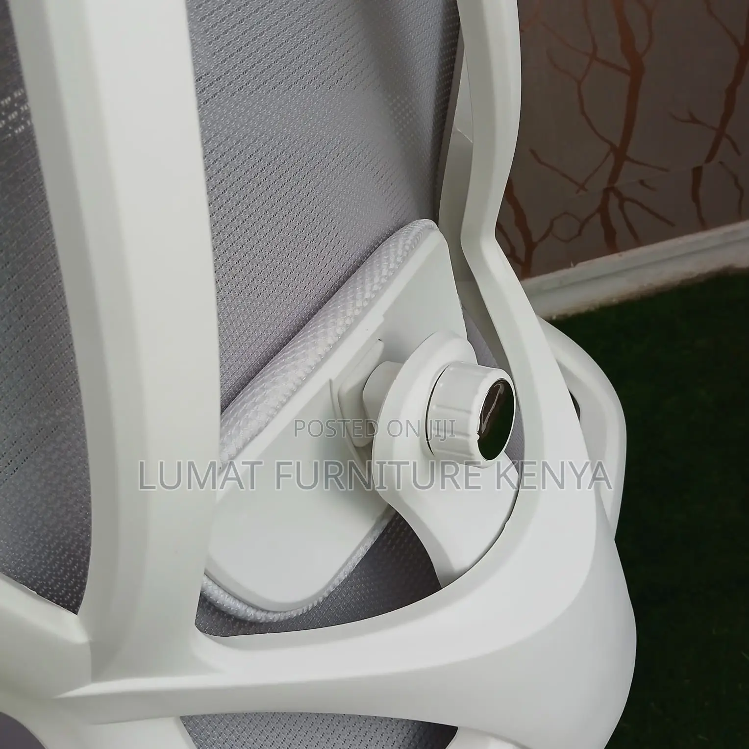 Adjustable Ergonomic Office Chair With Knob