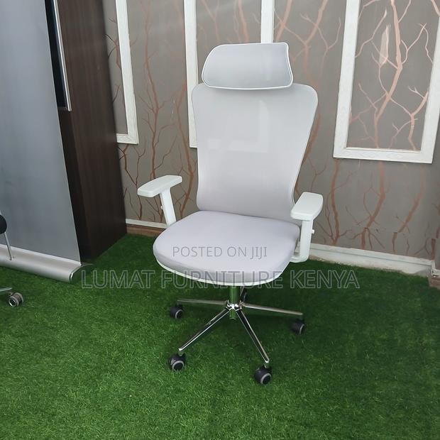 Adjustable Ergonomic Office Chair With Knob - thumbnail 3
