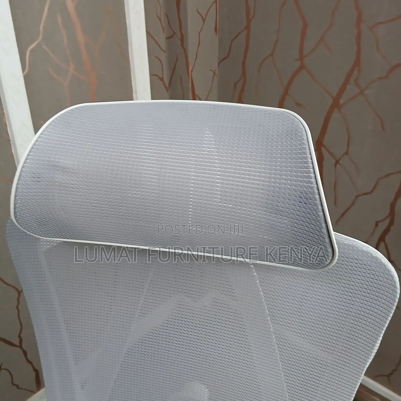 Adjustable Ergonomic Office Chair With Knob