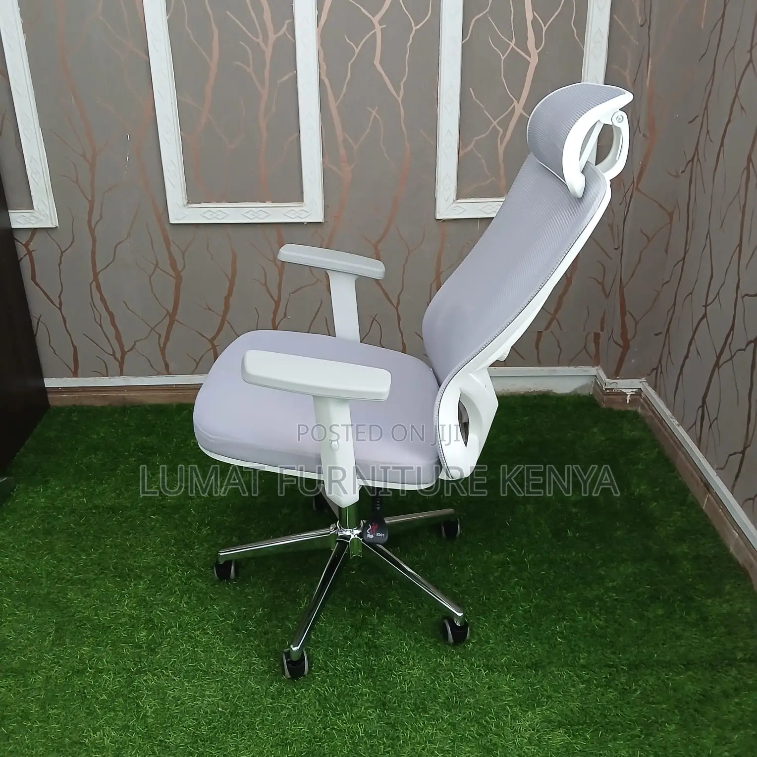 Adjustable Ergonomic Office Chair With Knob
