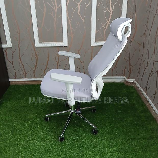 Adjustable Ergonomic Office Chair With Knob - thumbnail 5
