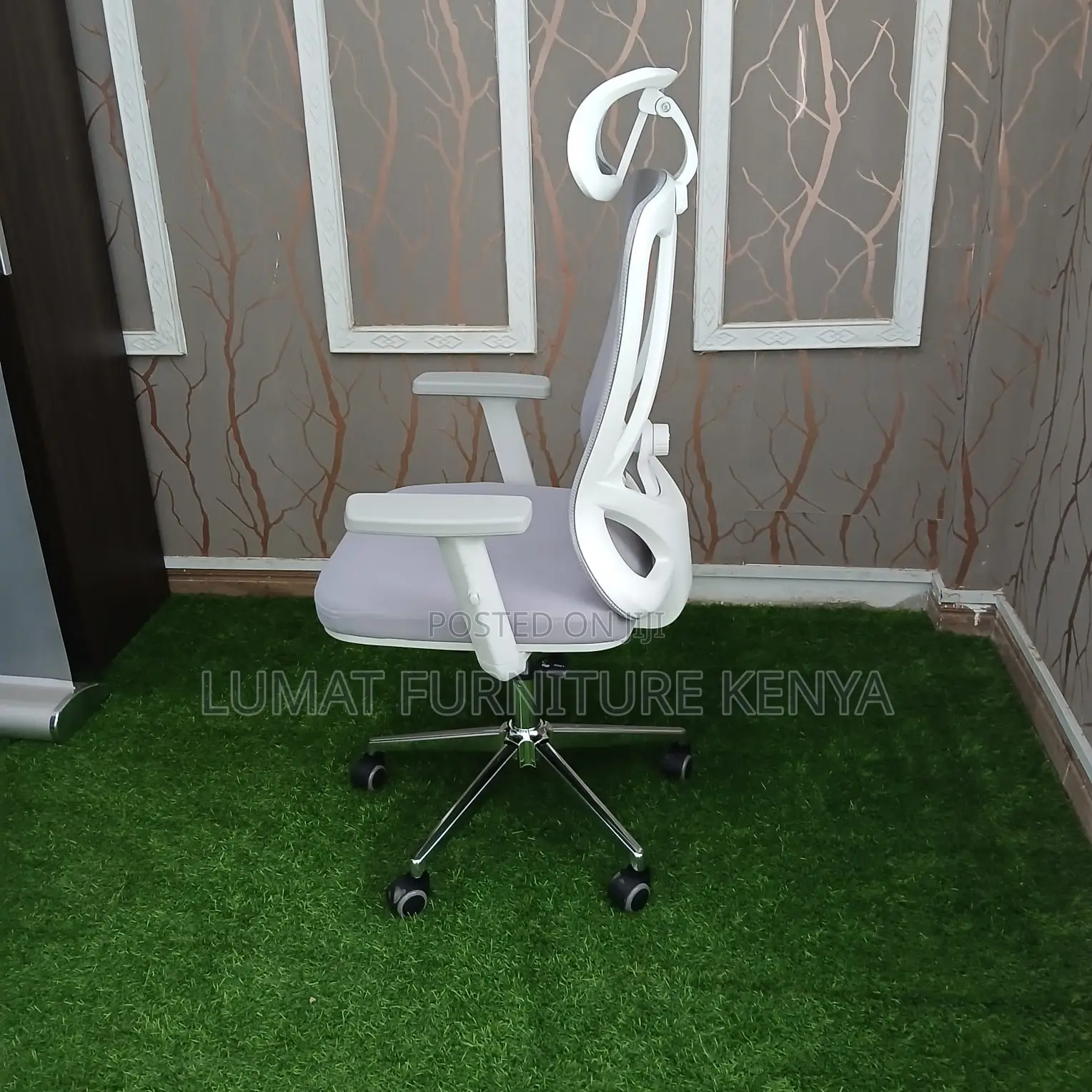 Adjustable Ergonomic Office Chair With Knob
