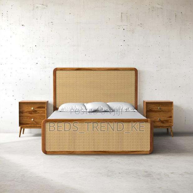 Artistic Classy 5 by 6 Queen Bed