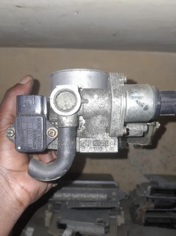 Subaru Impreza Throttle Body - thumbnail 2