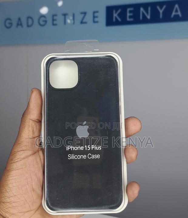 Thick Silicone Matte Back Case Cover for iPhone 15 Series - thumbnail 9
