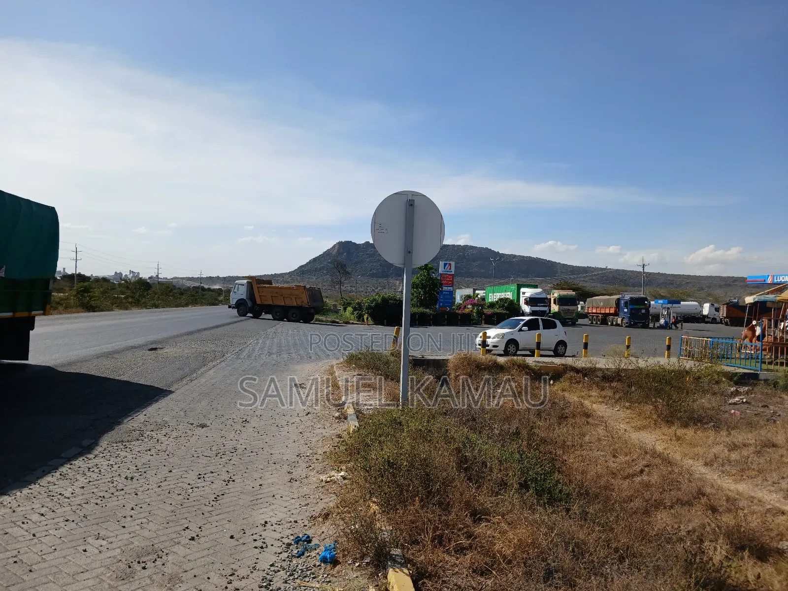 Mombasa Road, Maanzoni, on Tarmac, 5 Acres
