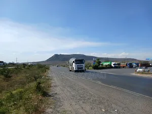 Mombasa Road, Maanzoni, on Tarmac, 5 Acres