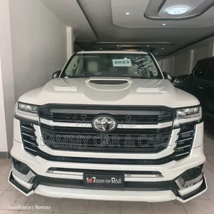 Toyota Land Cruiser LC300 2023 White