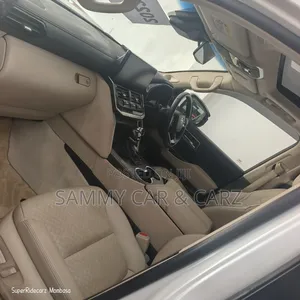 Toyota Land Cruiser LC300 2023 White