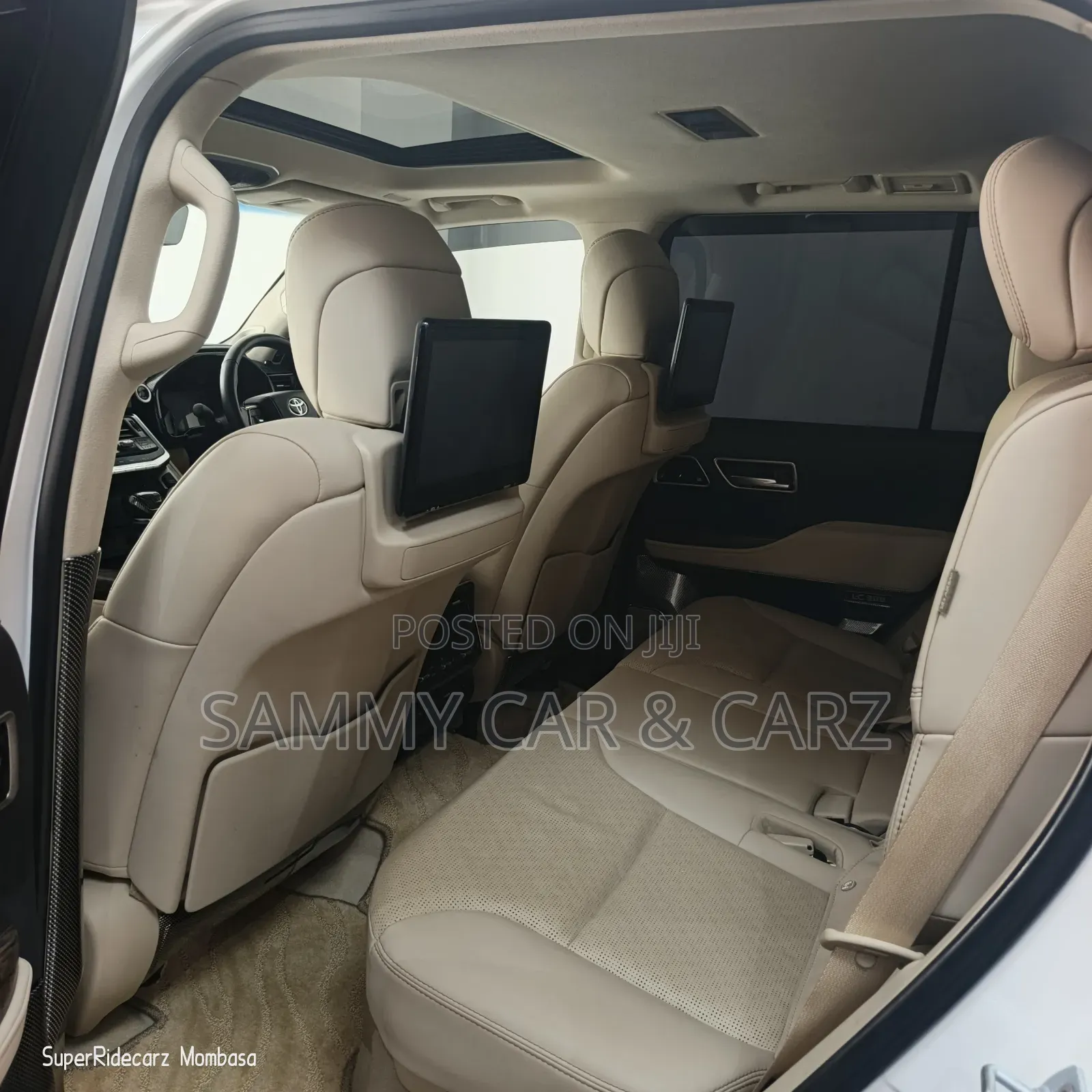 Toyota Land Cruiser LC300 2023 White
