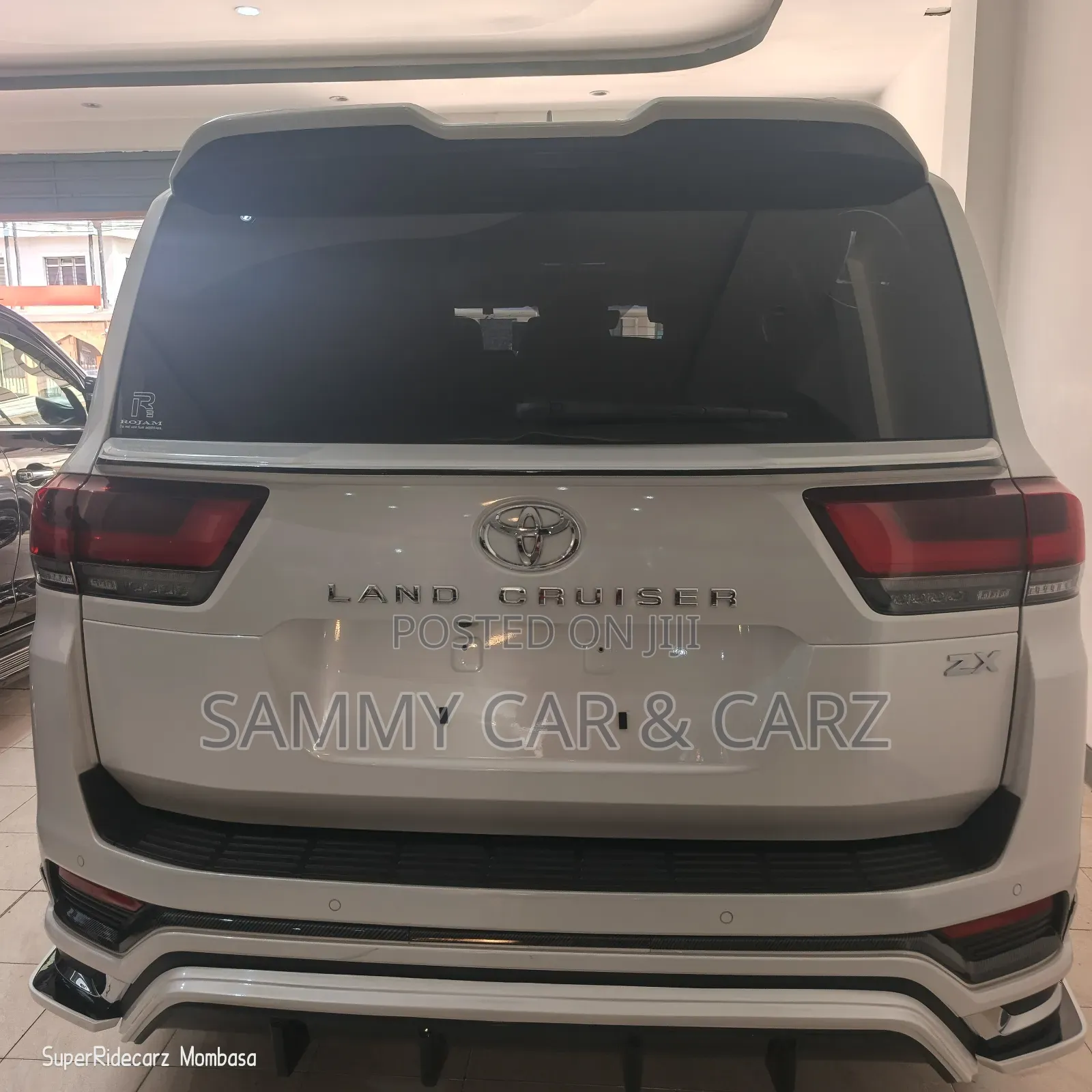 Toyota Land Cruiser LC300 2023 White