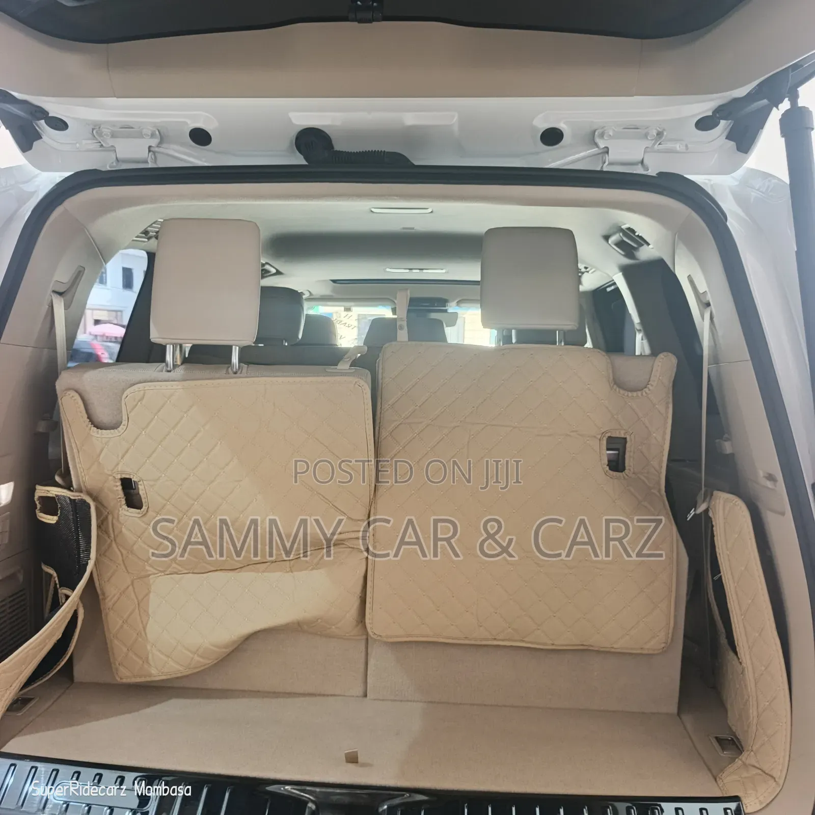 Toyota Land Cruiser LC300 2023 White