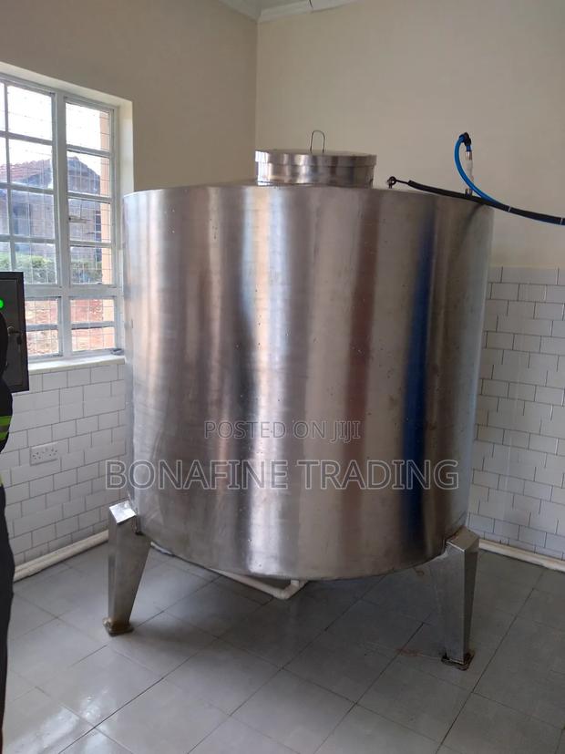 Storage Tank 2000litres - main view