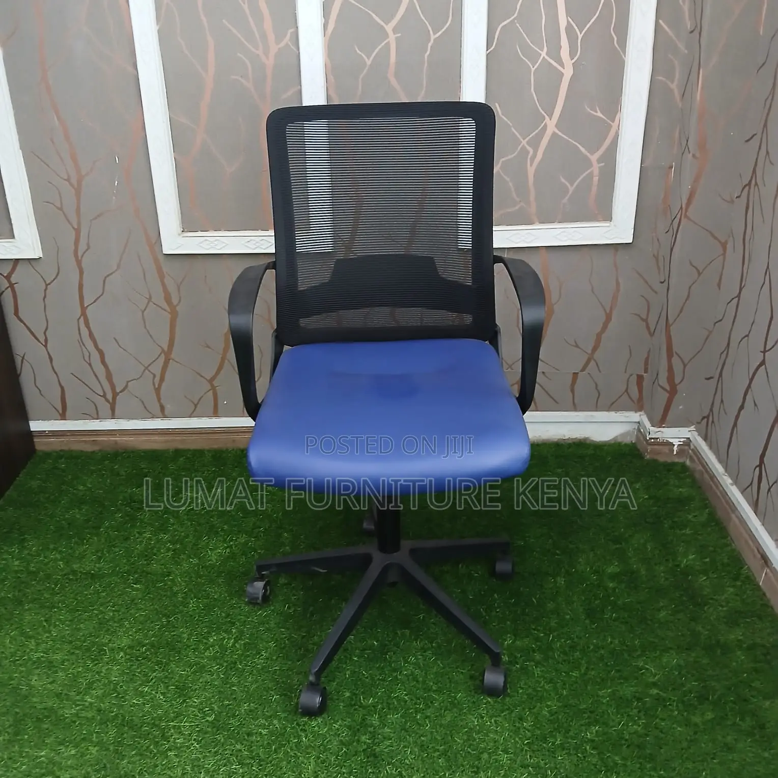 Captain Mesh Office Chair (Blue Leather Seat Black Mesh Back)