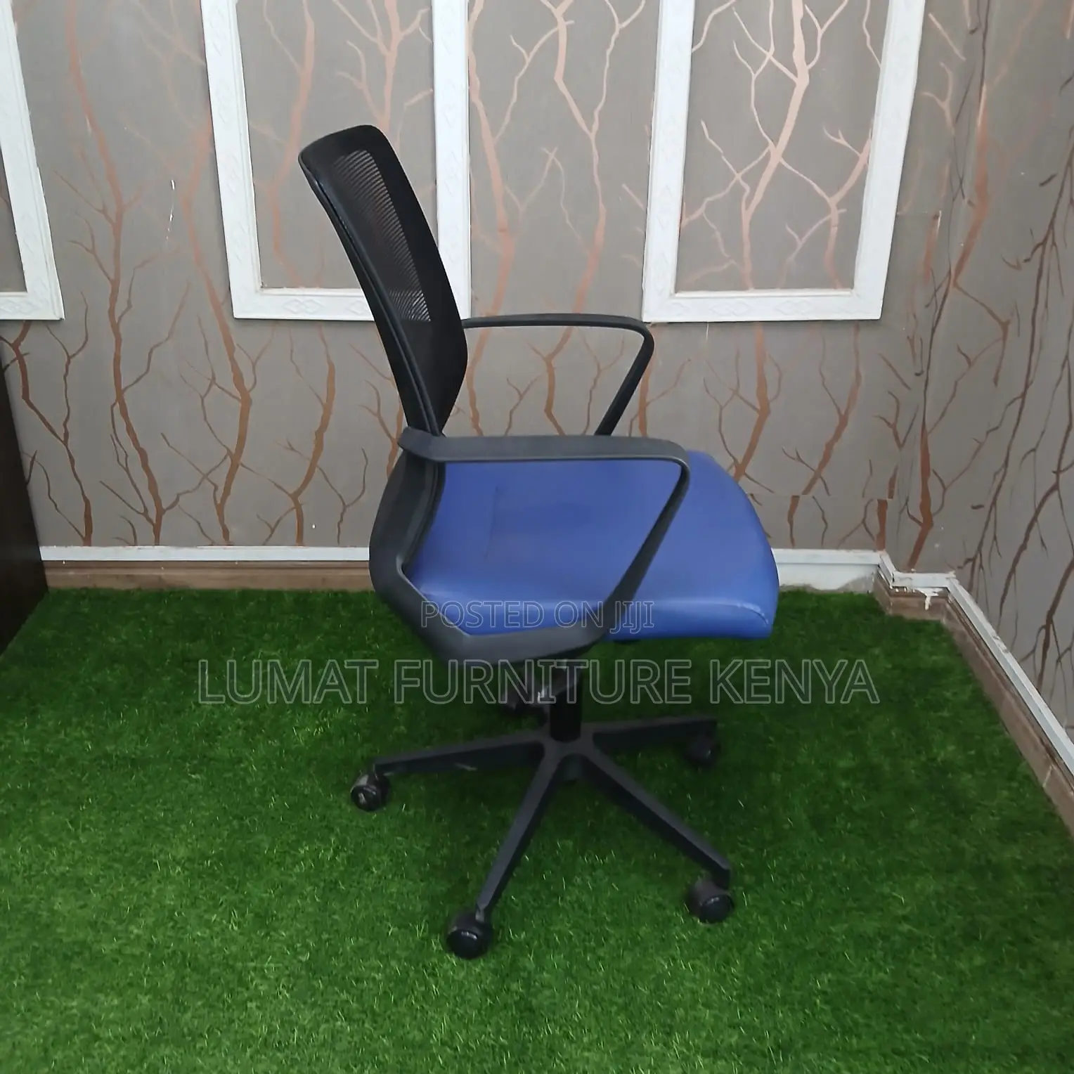 Captain Mesh Office Chair (Blue Leather Seat Black Mesh Back)