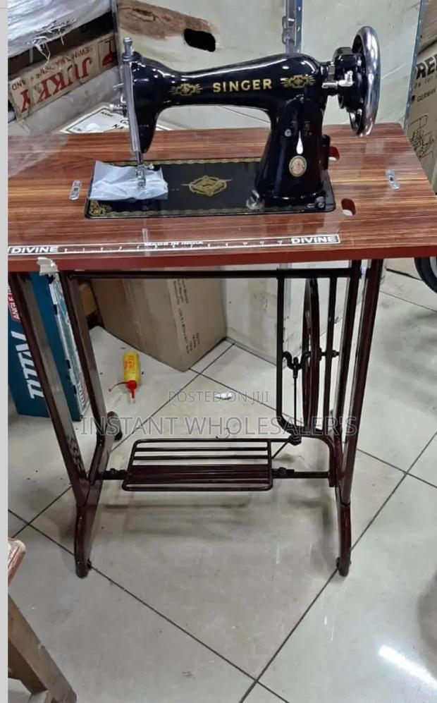 Singer Sewing Machine Complete