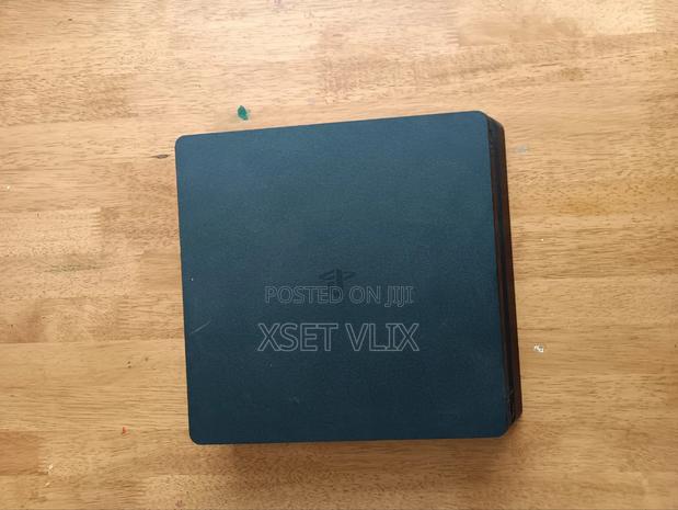 Ps4 Slim (Used) 3controllers - thumbnail 4