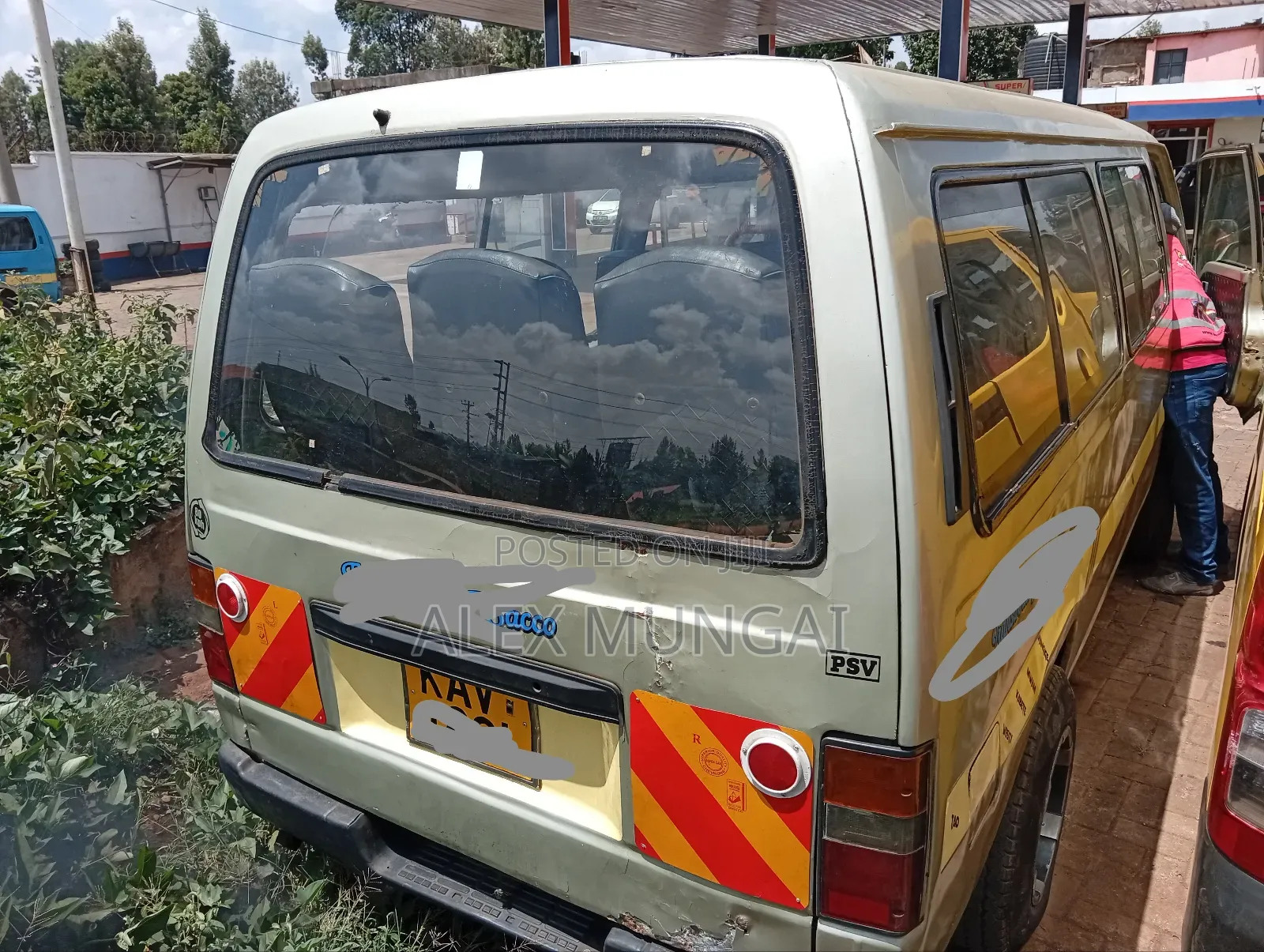 Nissan Caravan (Urvan) 1996 Grey