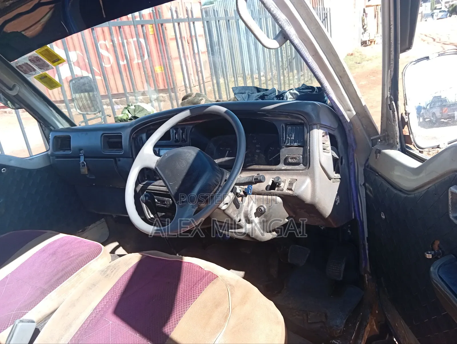 Nissan Caravan (Urvan) 1996 Grey