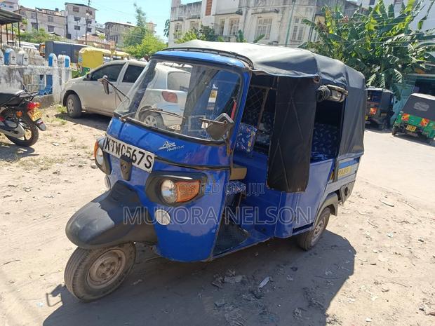 Piaggio 2024 Blue - thumbnail 2