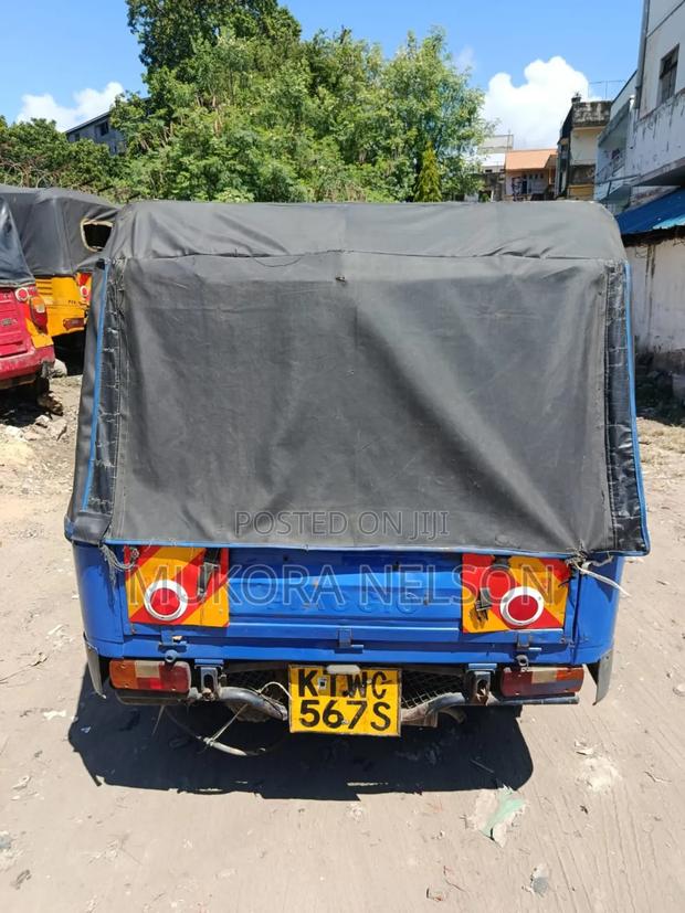 Piaggio 2024 Blue - thumbnail 3